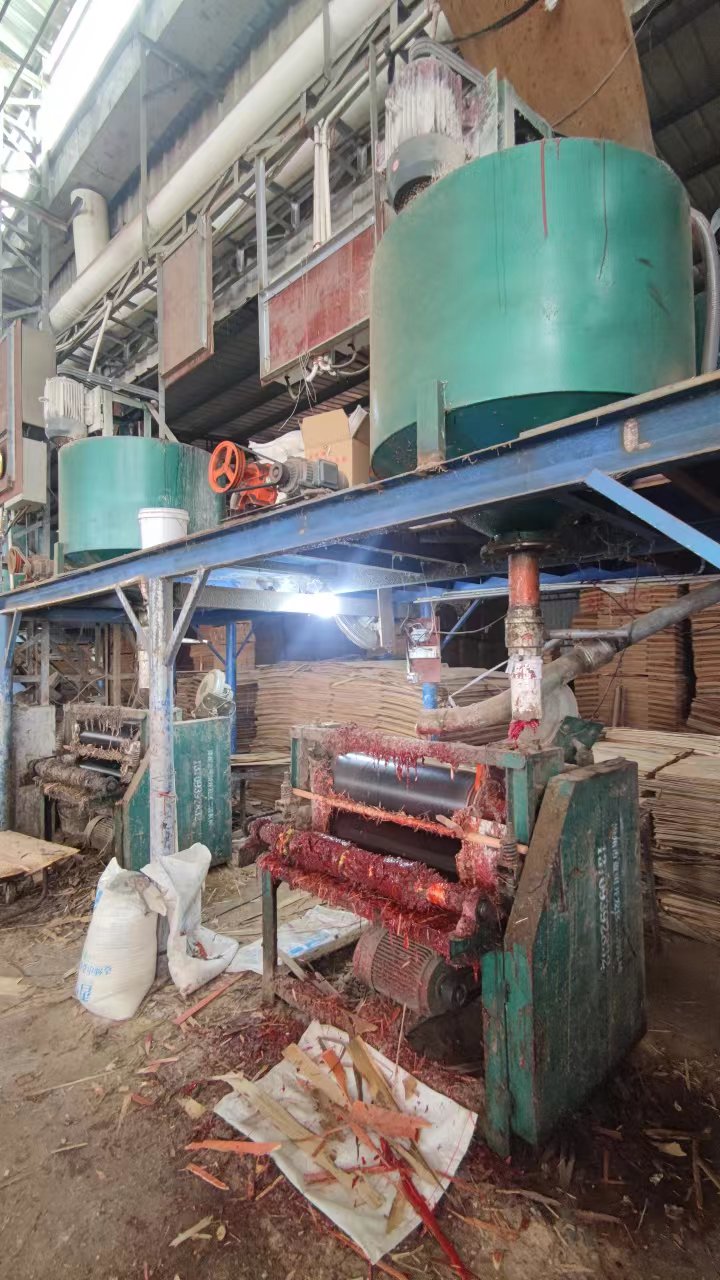 Glue Rolling Machine